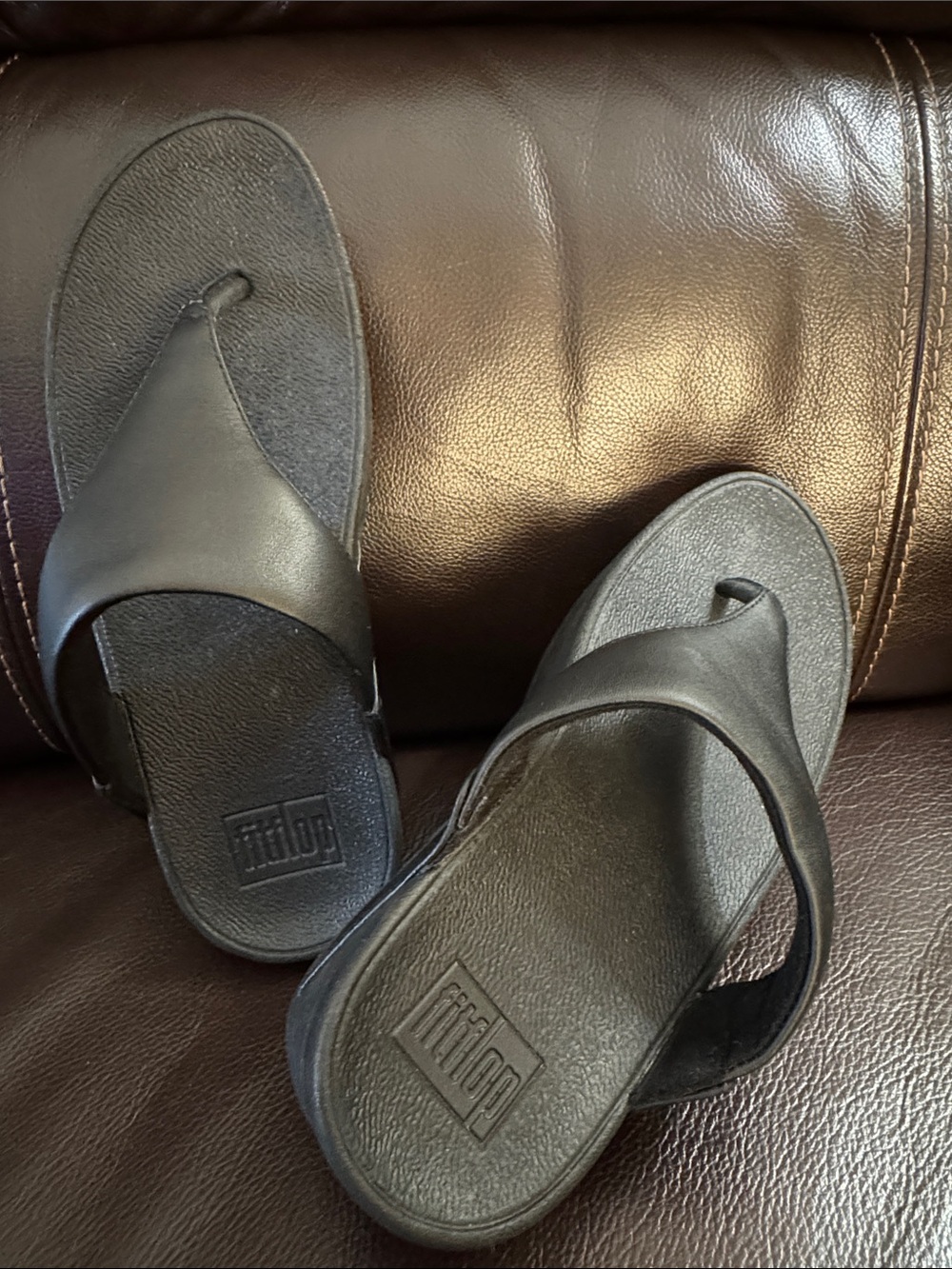 Fitflop Women's Black Toe-Post Leather Sandals
